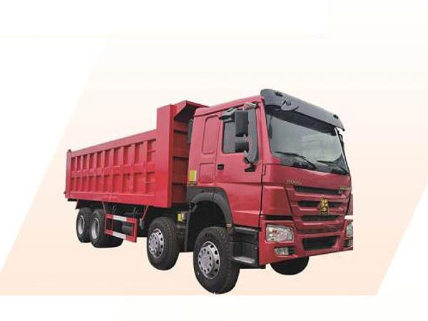 自卸车